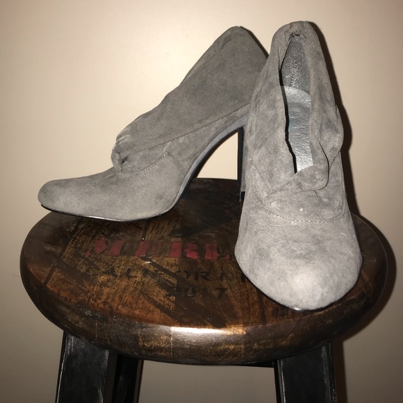 Charlotte Russe Shoes - Gray heels